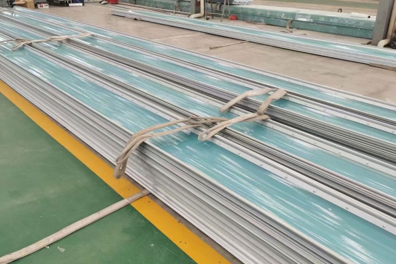 金屬鎖邊采光板